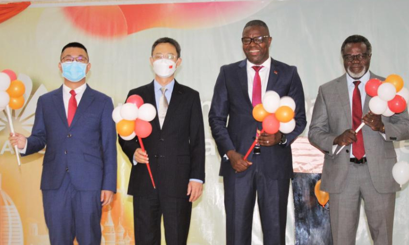 Chinese Ambassador to Malawi Long Zhou (2nd L) and Malawian Minister of Information and Digitalization Gospel Kazako (2nd R) attend the event to launch the 2022 Seed for the Future Program in Malawi's capital Lilongwe, on Nov. 14, 2022. Chinese tech giant Huawei launched Monday the 2022 Seed for the Future Program in Malawi's capital Lilongwe which will see 100 Malawian youths from universities and colleges trained in information and communication technology (ICT). Photo: Xinhua