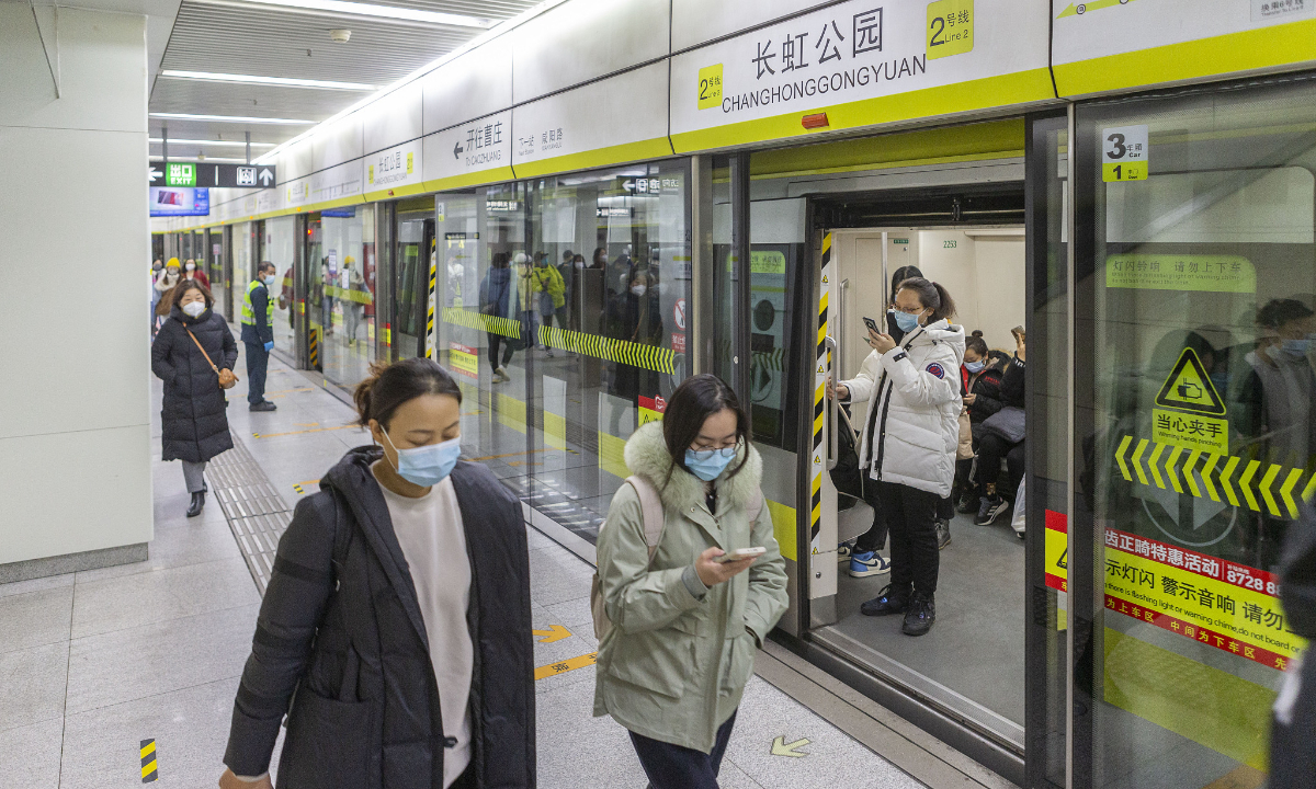 Passengers at a subway station in Tianjian. Photo:VCG