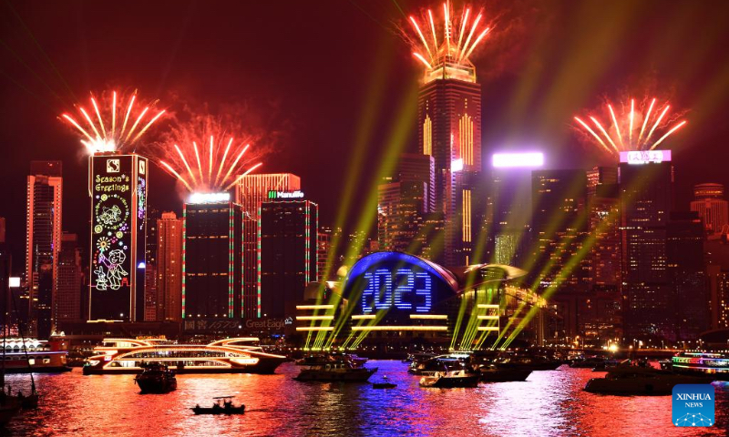 Fireworks explode to celebrate the New Year in Hong Kong, south China, Jan. 1, 2023. (Xinhua/Chen Duo)