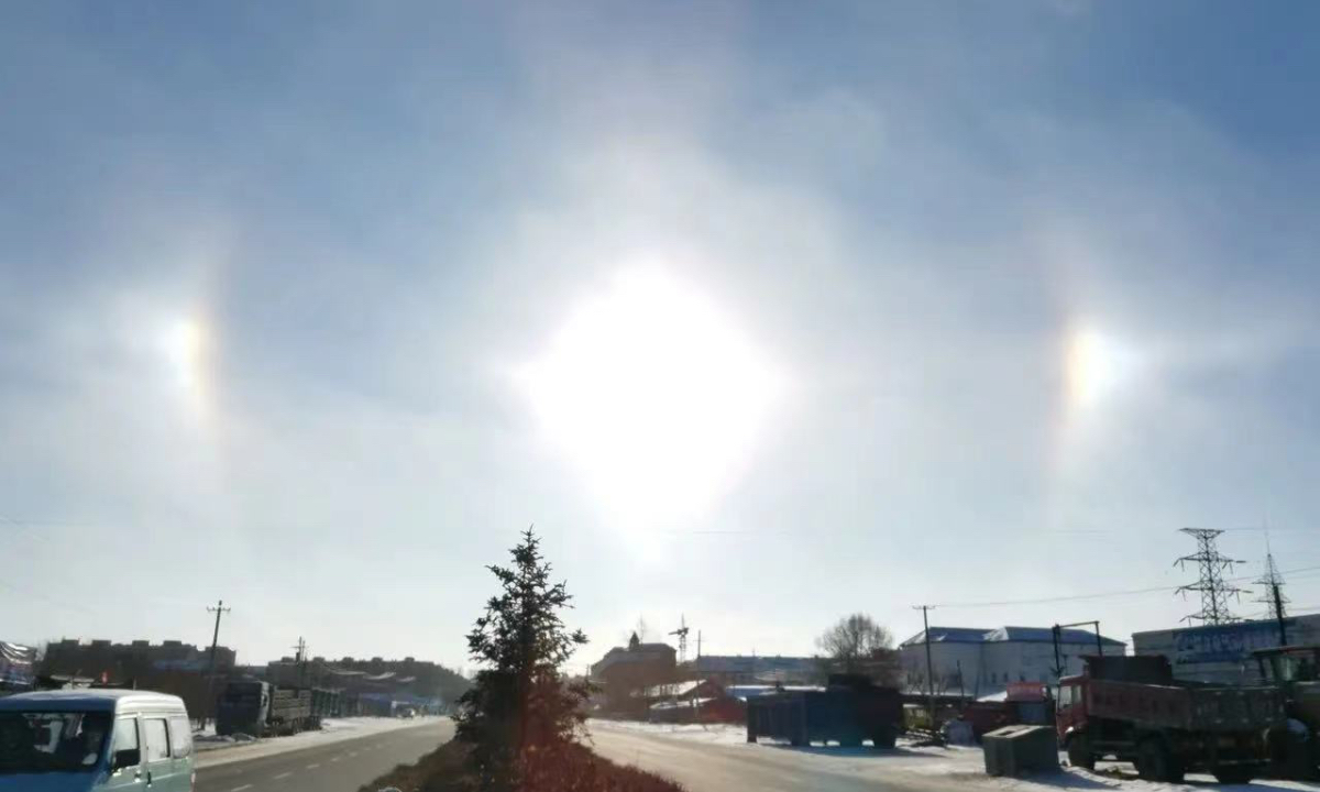 The extraordinary sight of three suns appeared in the sky of Hulunbuir, North China’s Inner Mongolia Autonomous Region, which lasted for five hours. Photo: Time Video 