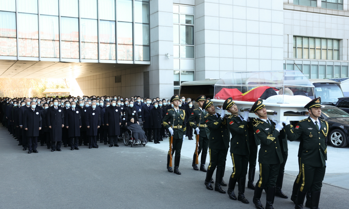 Xi Jinping and other leaders of the Communist Party of China and the state escort the body of Jiang Zemin at the Chinese PLA General Hospital to the cemetery for the cremation on December 5, 2022. Photo: Xinhua