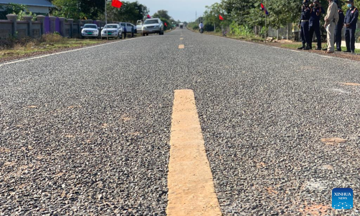 This photo taken on Nov 17, 2022 shows a China-aided rural road in Kampong Chhnang province, Cambodia. The second phase of the China-aided rural road project in Cambodia has come to an end successfully, building asphalt and concrete paved roads in a total length of 120 km, officials said here on Thursday. Photo:Xinhua