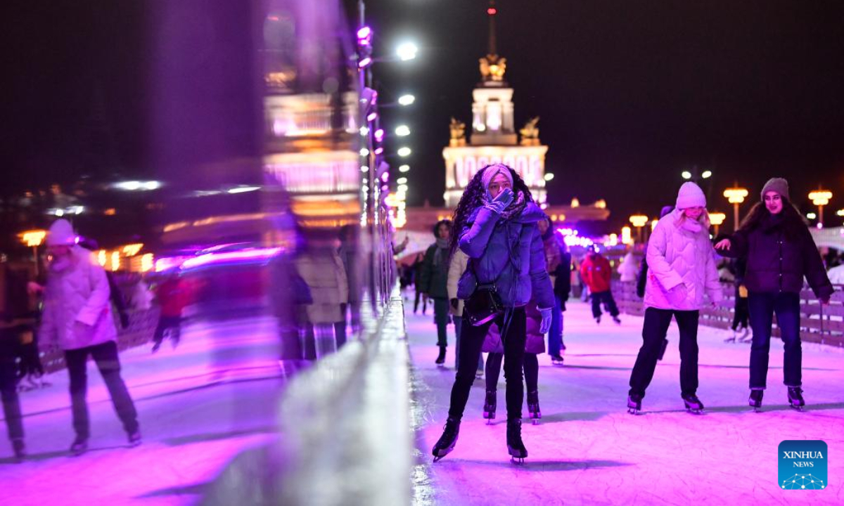 People skate at the VDNH ice rink in Moscow, Russia, Nov 25, 2022. An outdoor artificial ice rink at VDNH (The Exhibition of Achievements of National Economy) opened on Friday. Photo:Xinhua