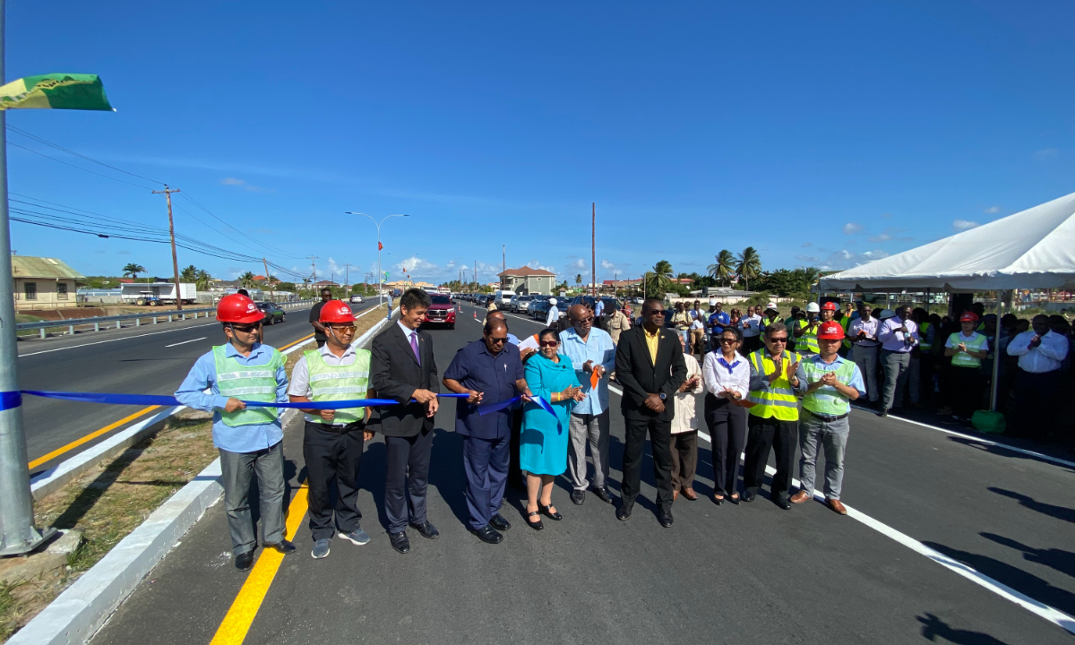 Officials from China and Guyana attend the ribbon-cutting ceremony of the East Coast of Demerara (ECD) road reopening after renovation on February 27, 2020. Photo: Courtesy of Gao Zeliang 