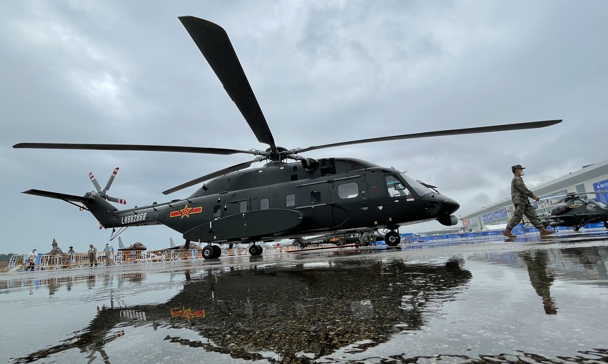 A Z-8L helicopter of the aviation force of the PLA Army arrives in Zhuhai, South China's Guangdong Province on November 7, 2022 in preparation for Airshow China 2022. Photo: Xia Caiyun/GT