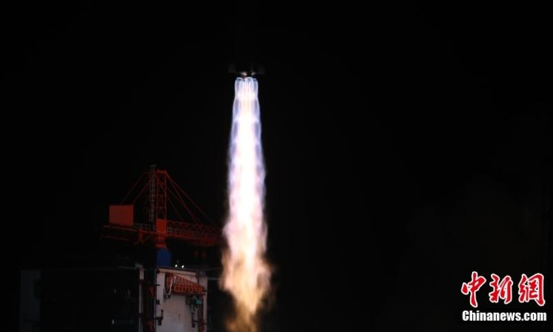 A Long March-2D carrier rocket carrying the Yaogan-36 satellite blasts off from the Xichang Satellite Launch Center in southwest China's Sichuan Province, Nov. 27, 2022. (Photo: China News Service/Liu Guanghui)