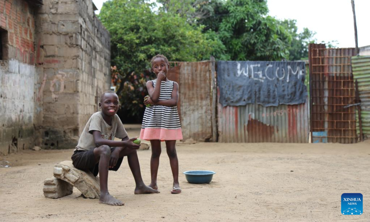 Mozambican street artist turns 