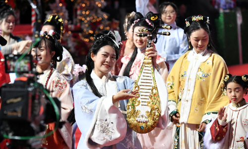 Hanfu performers take part in the 90th Hollywood Christmas Parade on Sunday in Los Angeles, the US. Photo: AFP