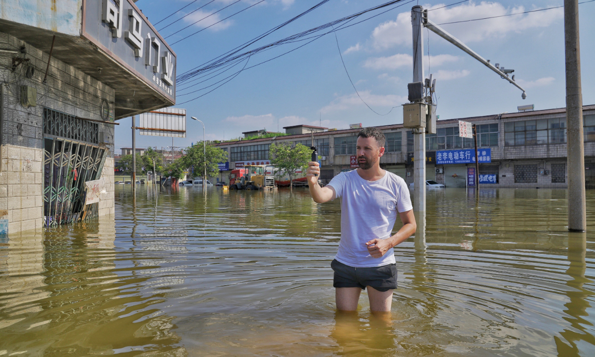 Andy Boreham goes to Central China's Henan Zhengzhou to cover a massive flood, sharing the stories of the people he met there. Photo: Courtesy of Zhou Shengjie