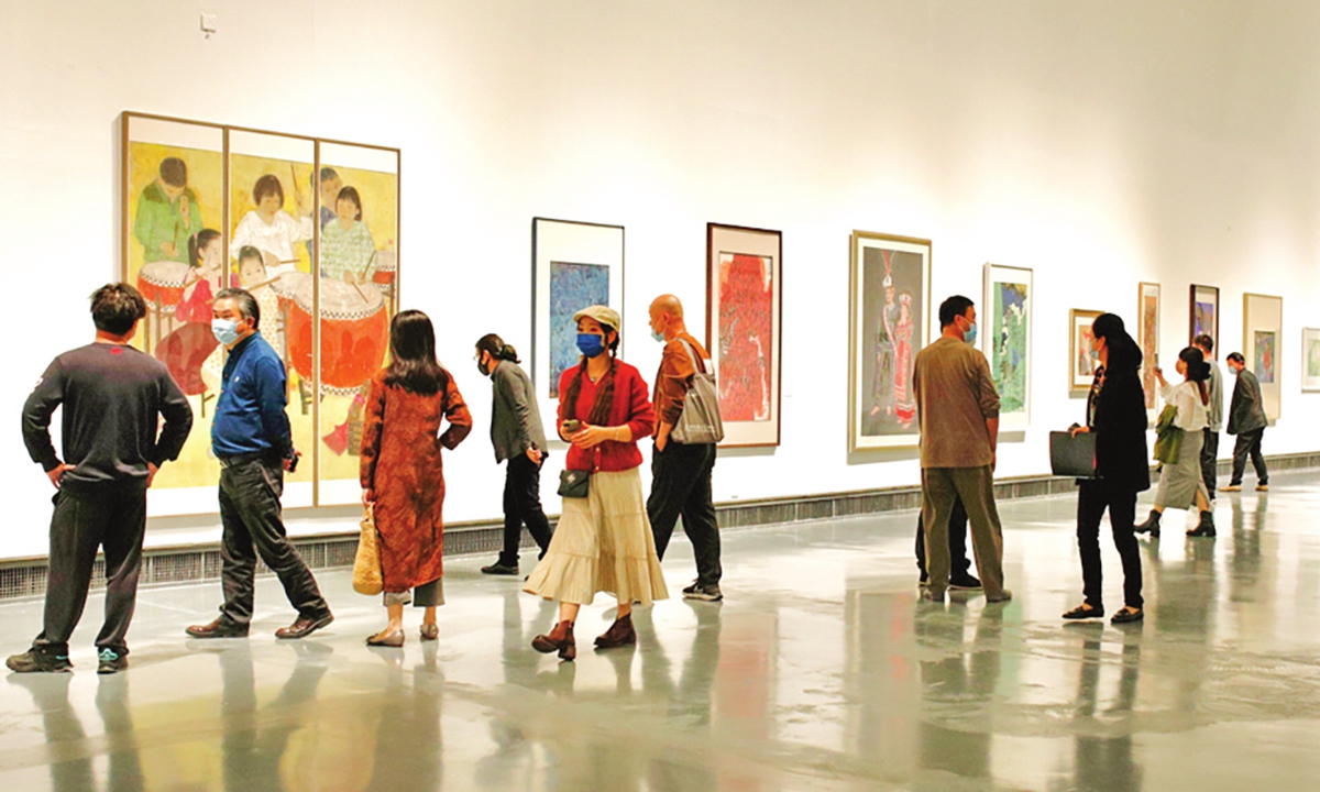 People explore the Colorful New Era exhibition Photo: Courtesy of Suzhou Art Museum  