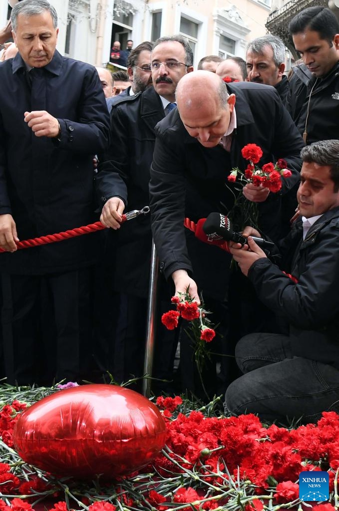 Turkish Interior Minister Suleyman Soylu lays flowers on the Istiklal Avenue near Taksim Square in Istanbul, Türkiye, Nov. 14, 2022. The perpetrator of Sunday's deadly bomb attack which killed six people and injured 81 others here has been arrested by police, said Turkish Interior Minister Suleyman Soylu early Monday.Photo: Xinhua