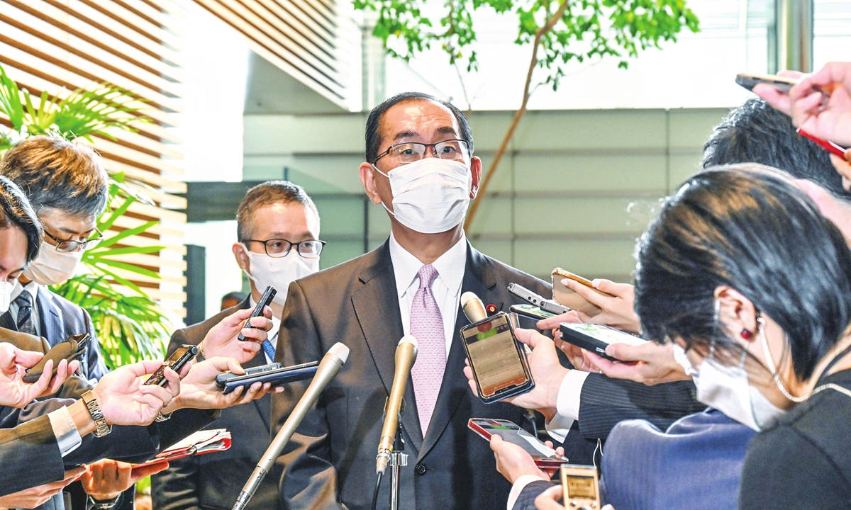 Takeaki Matsumoto, newly appointed as Internal Affairs Minister arrives at the prime minister's office in Tokyo on Nov 21, 2022. Minoru Terada, former Internal Affairs Minister, resigned due to a funding scandal, and he became the third cabinet member to leave in less than a month. Photo: VCG