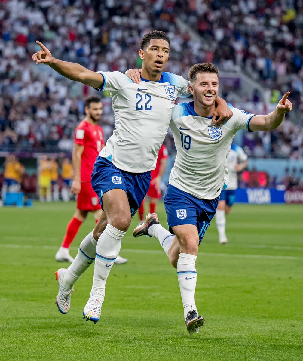 Jude Bellingham (left) of England celebrates after scoring his team's first goal with teammate Mason Mount on November 21, 2022 in Doha, Qatar. Photo:VCG