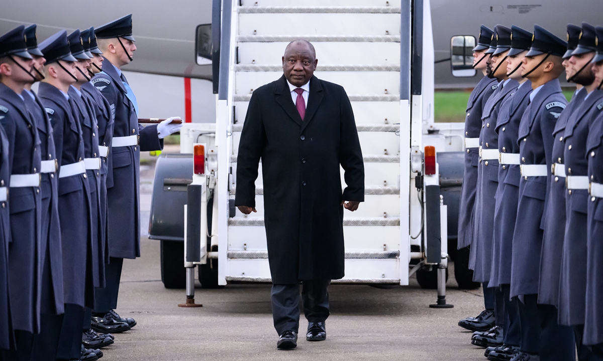 South African President Cyril Ramaphosa lands in the UK on November 21, 2022, ahead of the first state visit hosted by King Charles III as monarch. Climate change, trade and Charles's vision for the Commonwealth are expected to be on the agenda. Photo: VCG
