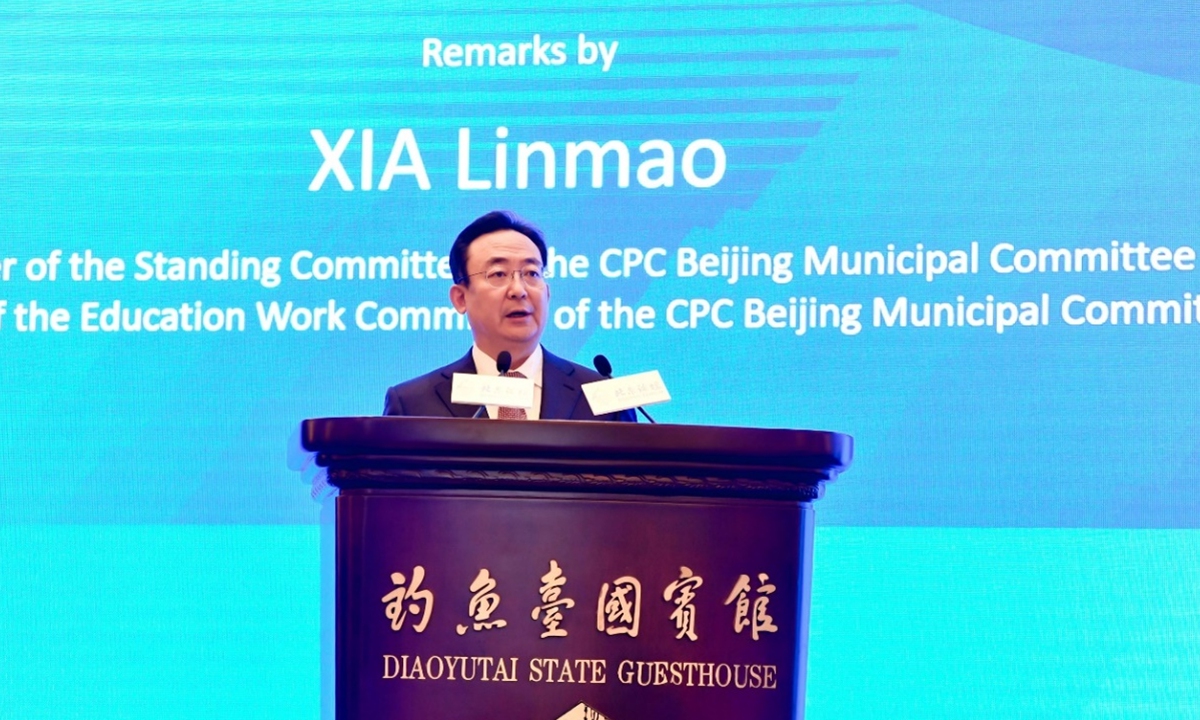 Xia Linmao delivers his speech at the Beijing Forum (2022). Photo: Courtesy of Peking University