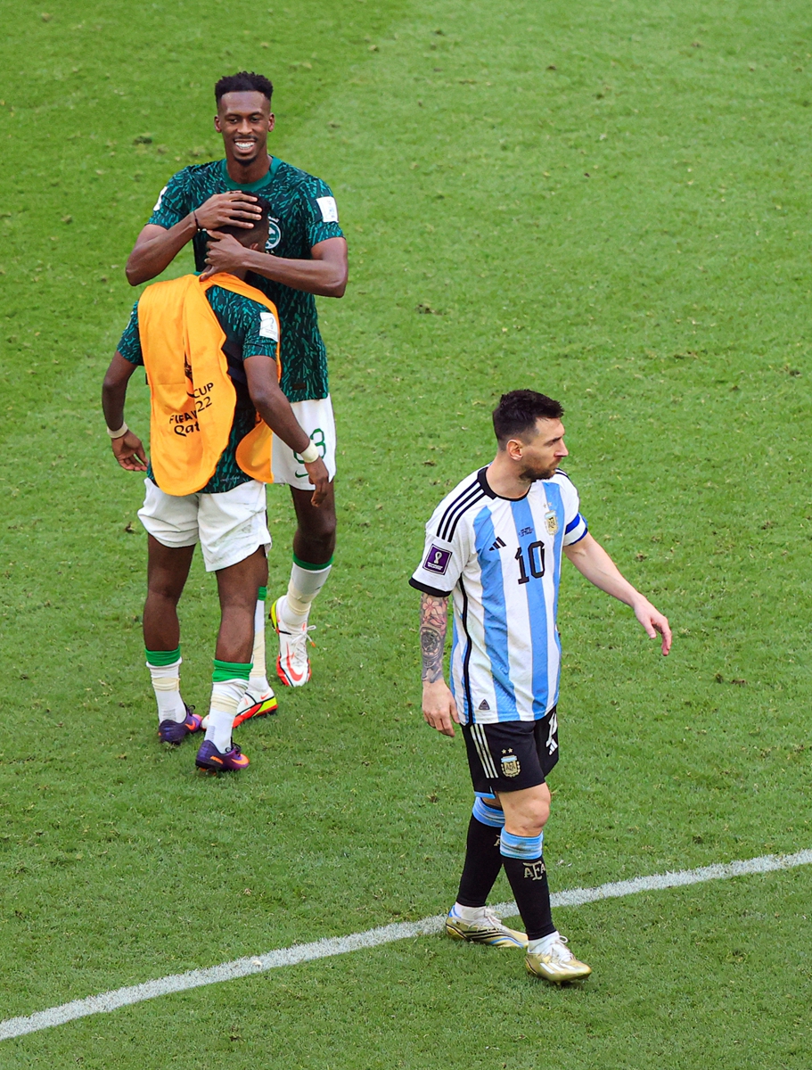 Lionel Messi (No.10) of Argentina leaves the pitch following their defeat in the FIFA World Cup Group C match against Saudi Arabia at Lusail Stadium in Lusail, Qatar on November 22, 2022. Photo: VCG