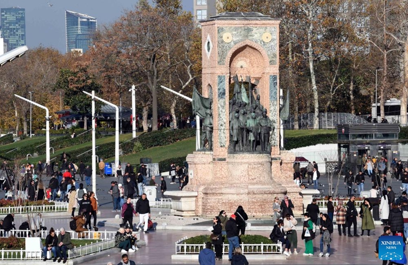 Tourists visit Taksim Square in Istanbul, Türkiye, Nov. 22, 2022. More than 4.8 million foreign visitor arrivals were registered in Türkiye in October, up by 38.3 percent year on year, official statistics showed on Monday. (Xinhua/Shadati)