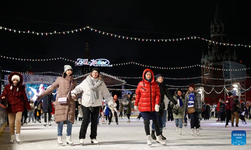 People skate on the GUM ice rink at Red Square in Moscow, Russia, Nov. 28, 2022.(Photo: Xinhua)