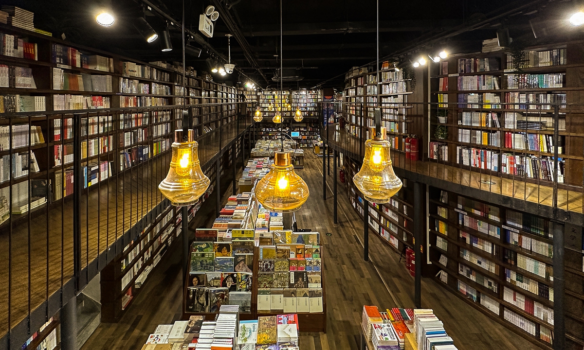 A bookstore in Sanlitun, Beijing
Photo: VCG
