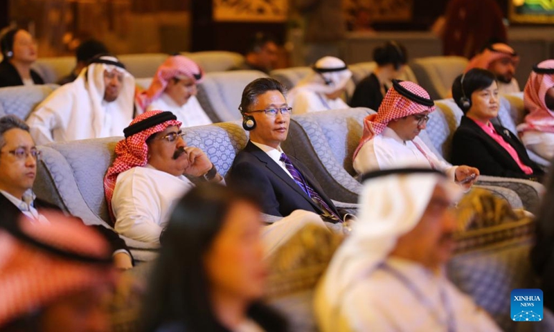 Guests attend the 2022 Chinese-Arab Media Cooperation Forum in Riyadh, Saudi Arabia, Dec. 5, 2022. The forum, co-sponsored by the China Media Group (CMG) and Saudi Arabia's Ministry of Media, gathered more than 150 government officials, representatives of media organizations, and scholars from China and 22 Arab countries.(Photo: Xinhua)