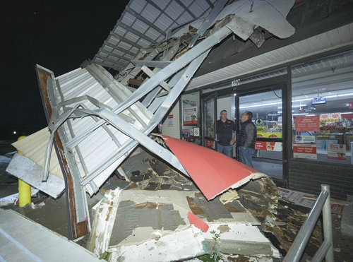 At least 3 killed, dozens injured after tornadoes rip through U.S ...