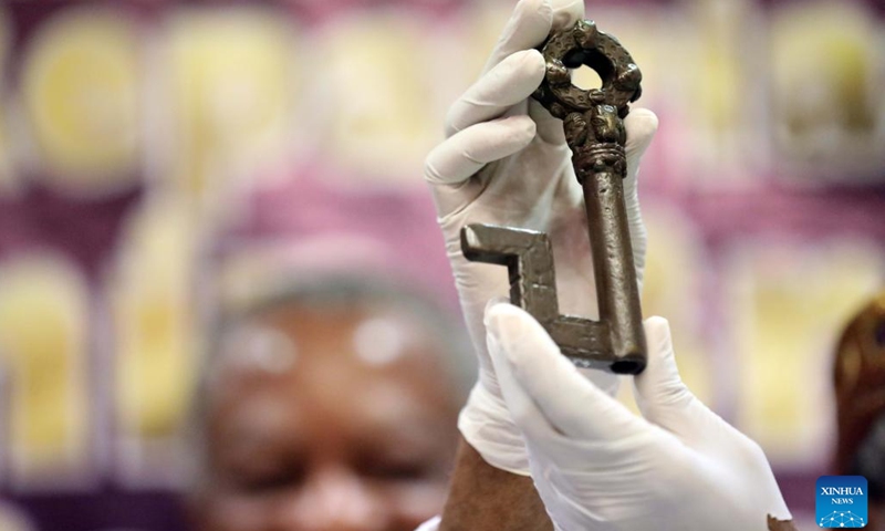 This photo taken on Dec. 20, 2022 shows an artifact returned by the German government to Nigeria at a handover ceremony in Abuja, Nigeria. Nigeria on Tuesday received 22 looted artifacts from the German government, as part of the official repatriation of 1,130 Benin bronzes taken away by European countries from the West African country over 120 years ago.(Photo: Xinhua)