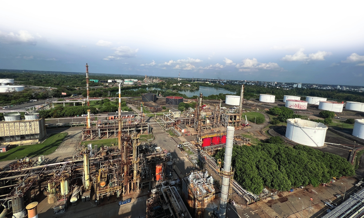 An oil refinery in Colombia Photo: VCG