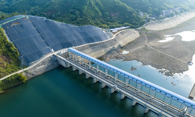 Photo taken on December 9, 2022 shows the photovoltaic power station and hydropower station in Wuzhou, South China's Guangxi Zhuang Autonomous region. Photo: VCG