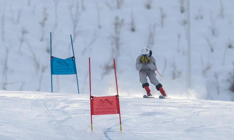 Первые региональные зимние игры проходят в префектуре Алтай Синьцзяна на северо-западе Китая с пятницы.  Фото: Чжан Чжэнь/GT