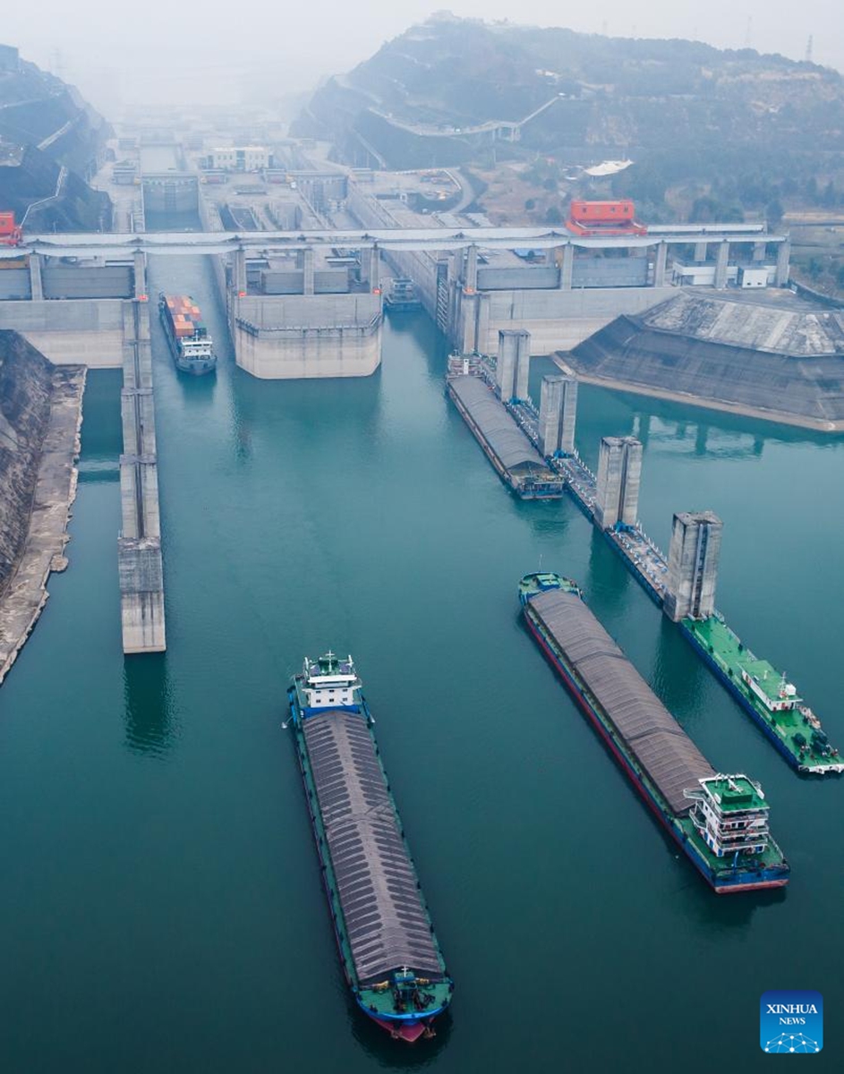 This aerial photo taken on Jan. 1, 2023 shows ships passing through the five-tier ship locks of the Three Gorges Dam in Yichang, central China's Hubei Province. Photo: Xinhua