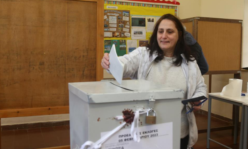 A woman votes at a polling station in Nicosia, Cyprus, Feb. 5, 2023. Photo: Xinhua