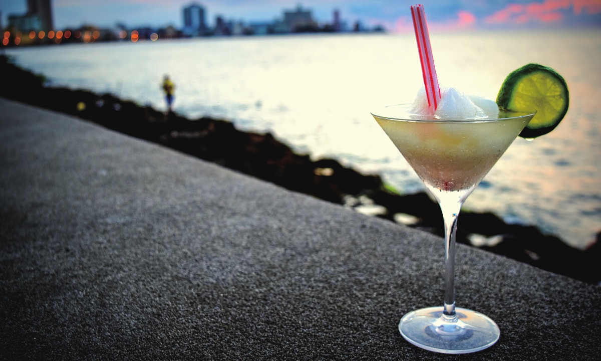 A cocktail in Havana Photo: VCG