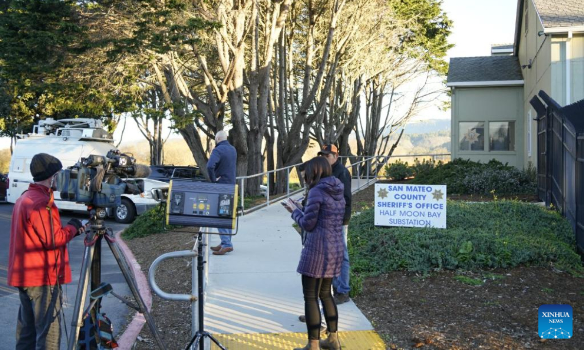 Journalists work near a San Mateo County Sheriff's substation in Half Moon Bay in California, the United States, Jan 24, 2023. Photo:Xinhua