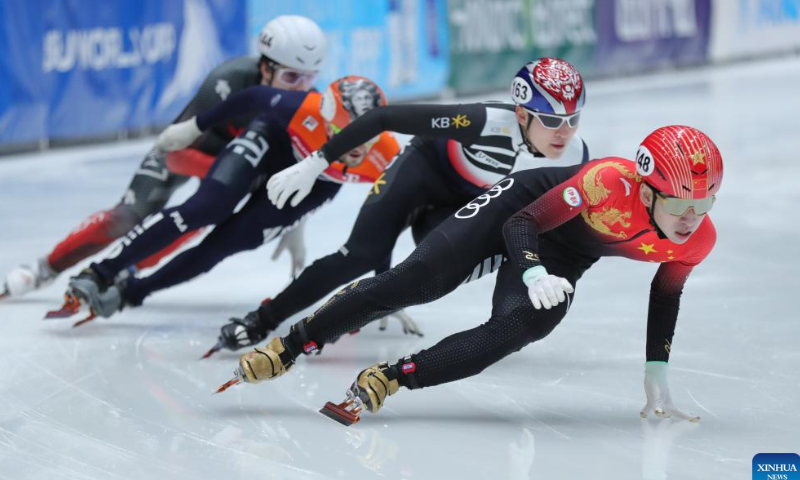Lin Xiaojun of China competes during the semifinal of men's 500m at the ISU World Cup Short Track Speed Skating series in Dordrecht, the Netherlands, Feb. 12, 2023. Photo: Xinhua