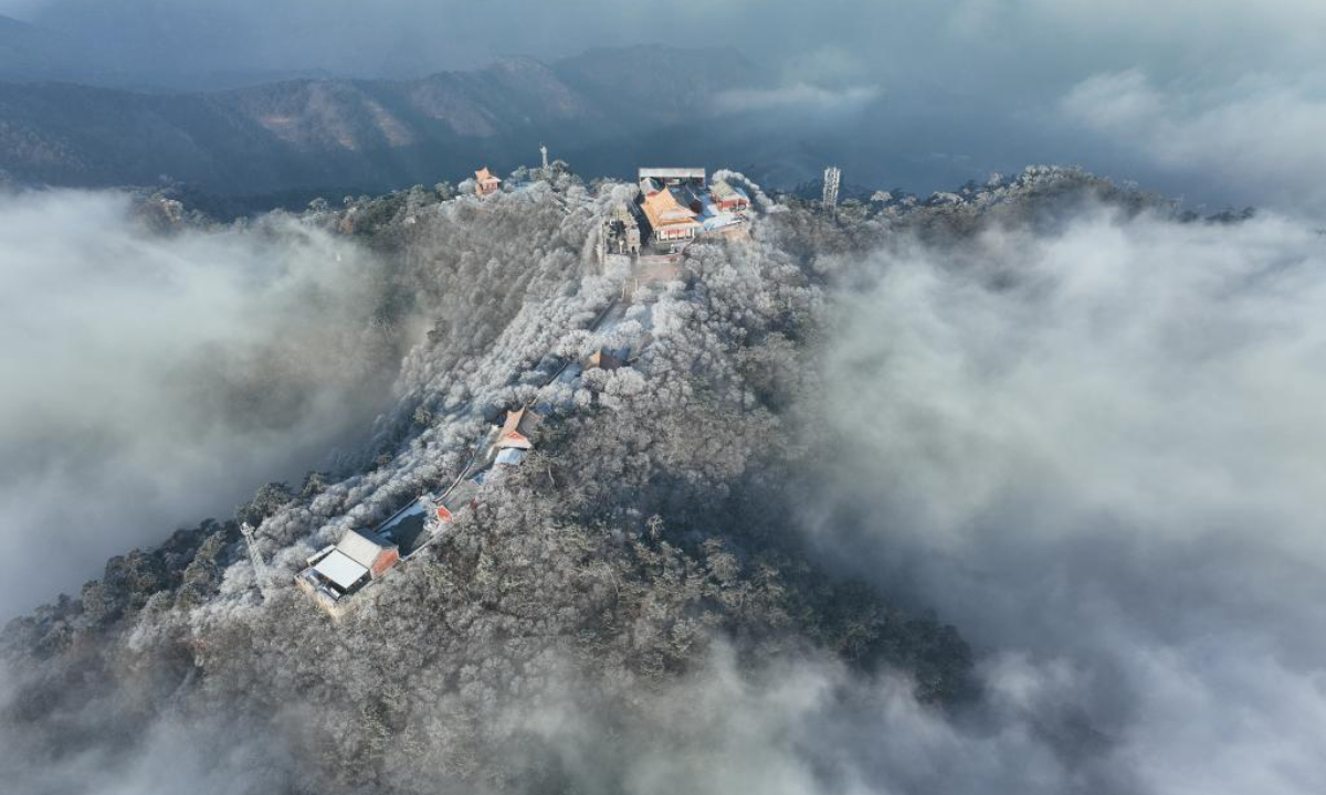 This aerial photo taken on Feb 10, 2023 shows rime scenery at Jingzhong mountain in Qianxi County, north China's Hebei Province. Photo:Xinhua