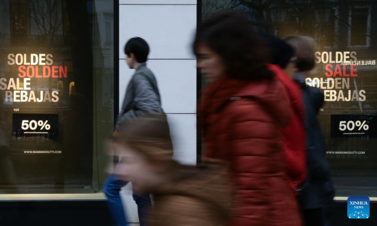 Pedestrians walk on a business street in Brussels, Belgium, Jan 3, 2023. Inflation in the eurozone is expected to have dropped for a second consecutive month in December 2022 to 9.2 percent year-on-year, according to preliminary data published by Eurostat, the statistical office of the European Union (EU), on Friday. Photo:Xinhua