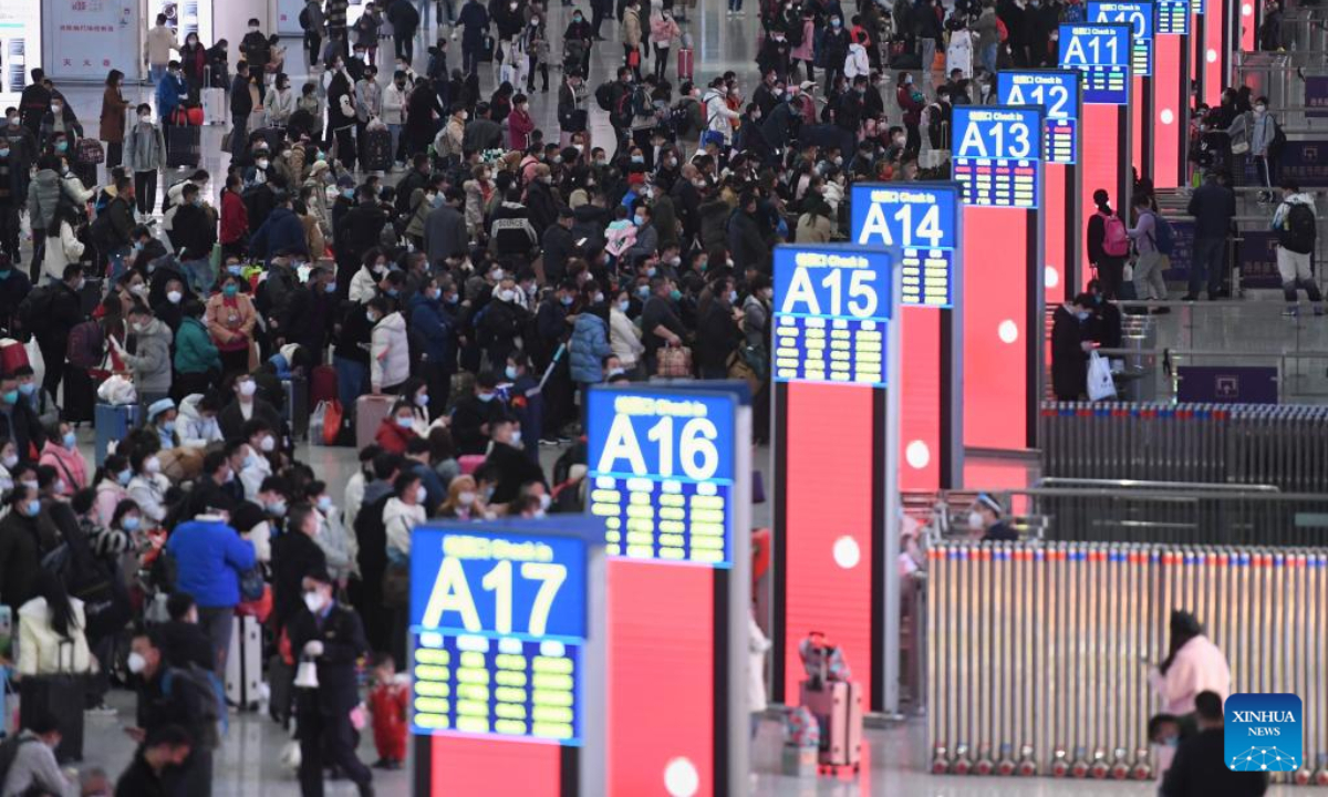 Passengers are seen in Shenzhen North railway station in Shenzhen, south China's Guangdong Province, Jan 7, 2023. Photo:Xinhua