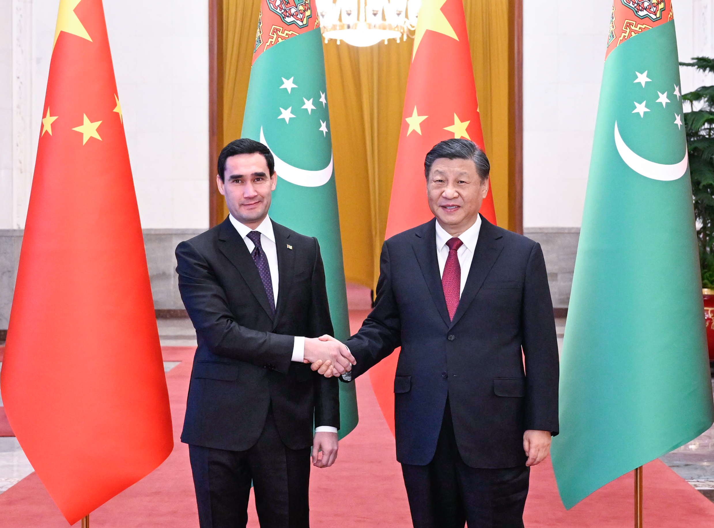 Chinese President Xi Jinping holds a welcoming ceremony for visiting Turkmen President Serdar Berdimuhamedov prior to their talks at the Great Hall of the People in Beijing, capital of China, on January 6, 2023. Photo: Xinhua