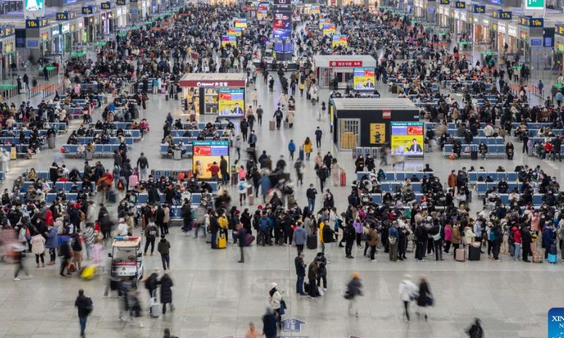 This photo taken on Jan. 27, 2023 shows a view of the waiting hall at Shanghai Hongqiao Railway Station in east China's Shanghai. Railway stations, highways and airports across China are bracing for a fresh travel peak as a growing number of travelers hit the road and return to work after a week-long Spring Festival holiday which ends on Friday. Photo: Xinhua