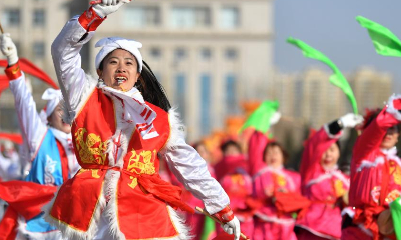 People perform folk drum dance in Baiyin City, northwest China's Gansu Province, Feb. 5, 2023. People celebrate the Lantern Festival, the 15th day of the first month of the Chinese lunar calendar, with various traditional customs across the country. Photo: Xinhua