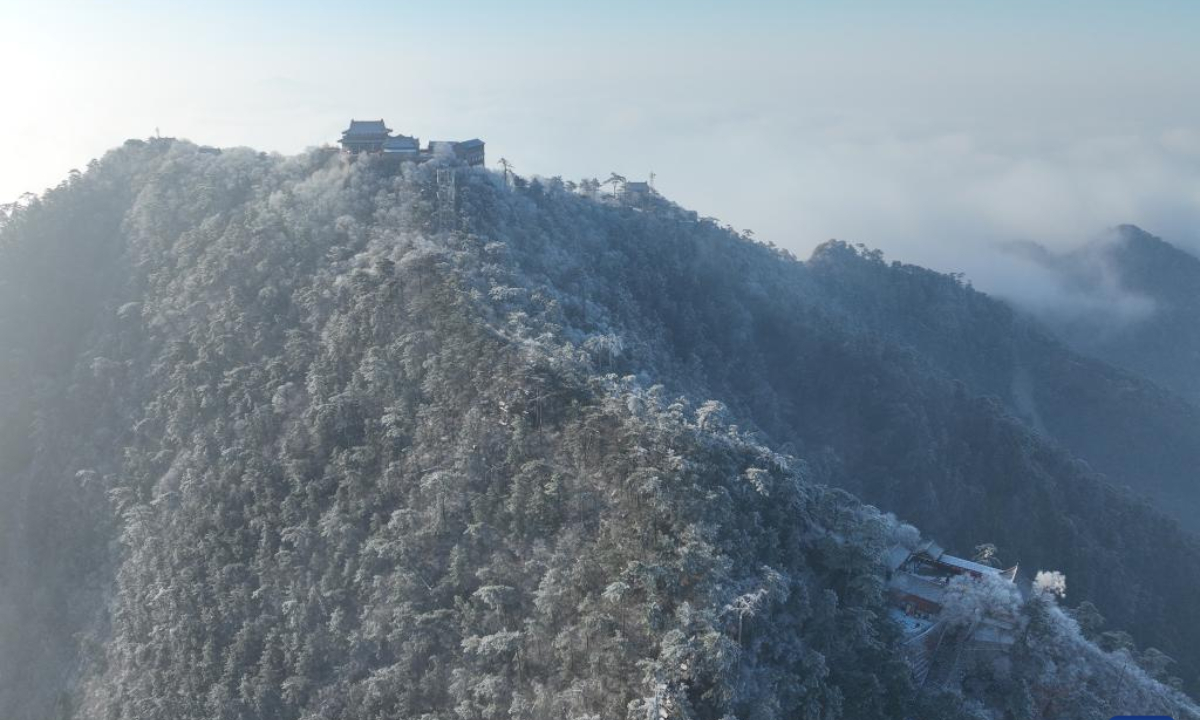 This aerial photo taken on Feb 10, 2023 shows rime scenery at Jingzhong mountain in Qianxi County, north China's Hebei Province. Photo:Xinhua