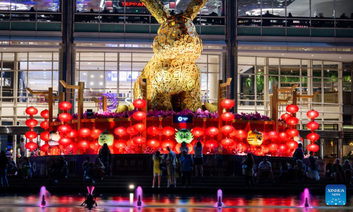 This photo taken on Jan 18, 2023 shows decorations for the Chinese Lunar New Year in front of the Petronas Twin Towers in Kuala Lumpur, Malaysia. Photo:Xinhua