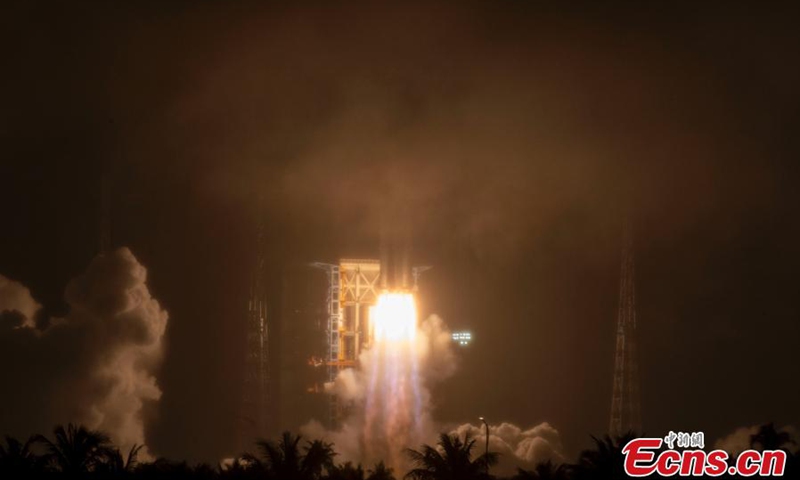 A modified version of the Long March 7 carrier rocket carrying Shijian-23, Shiyan-22A and Shiyan-22B satellites blasts off from the Wenchang Spacecraft Launch Site in south China's Hainan Province, Jan. 9, 2023. (Photo: China News Service/Luo Yunfei)




