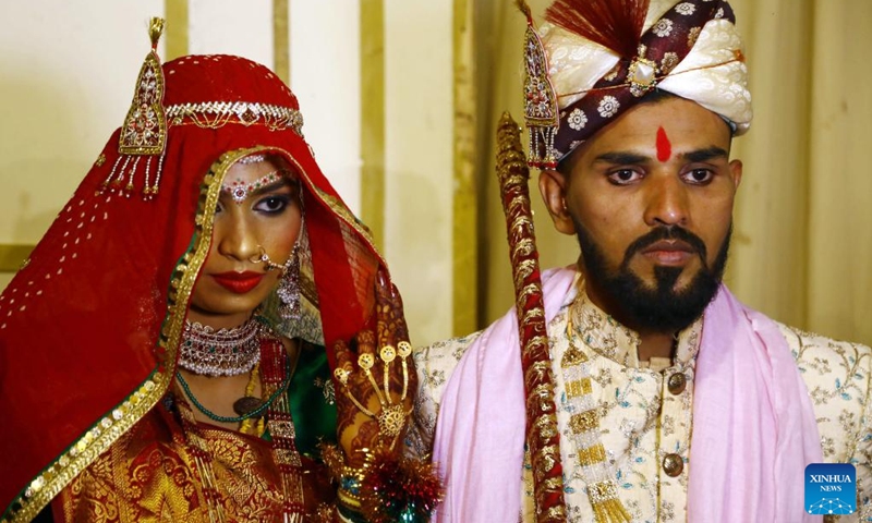 A bride and a groom are seen during a mass wedding ceremony in southern Pakistani port city of Karachi on Jan. 8, 2023. Photo: Xinhua