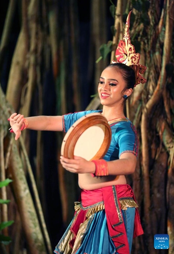 A dancer performs during a cultural dance show to promote tourism in Colombo, Sri Lanka, on Jan. 17, 2023.(Photo: Xinhua)