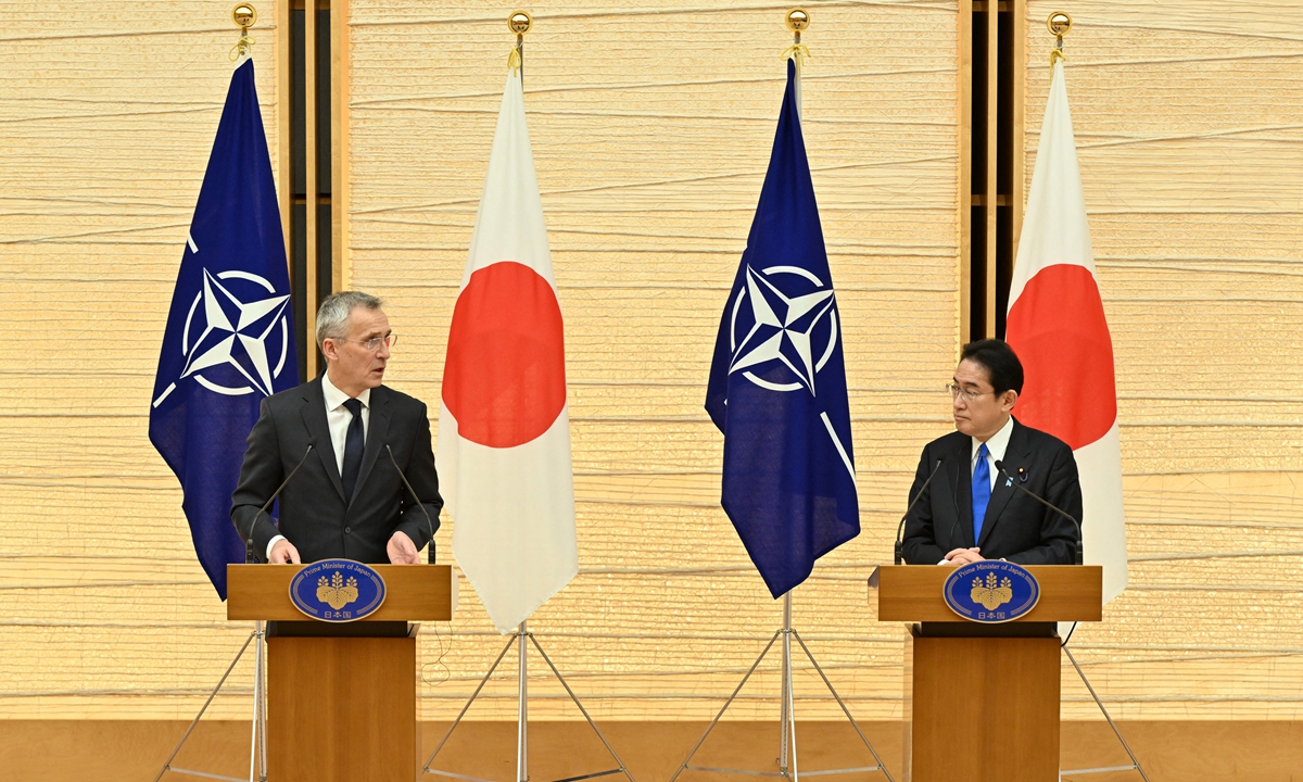 Japanese Prime Minister Fumio Kishida (R) and Jens Stoltenberg, Secretary General of the NATO attend a join press conference at the prime minister's office in Tokyo on January 31, 2023. Photo: AFP