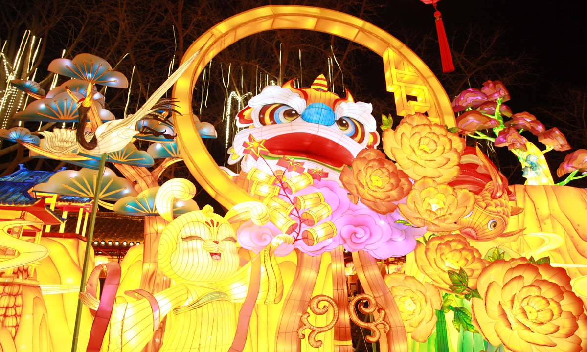 The Nanjing Confucius Temple in East China's Jiangsu Province is brightly lit on February 1, as the Lantern Festival is approaching. Photo: IC