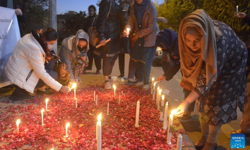 People light candles during a candle light vigil for the victims of earthquakes in Türkiye and Syria, in Islamabad, capital of Pakistan on Feb. 6, 2023.(Photo: Xinhua)