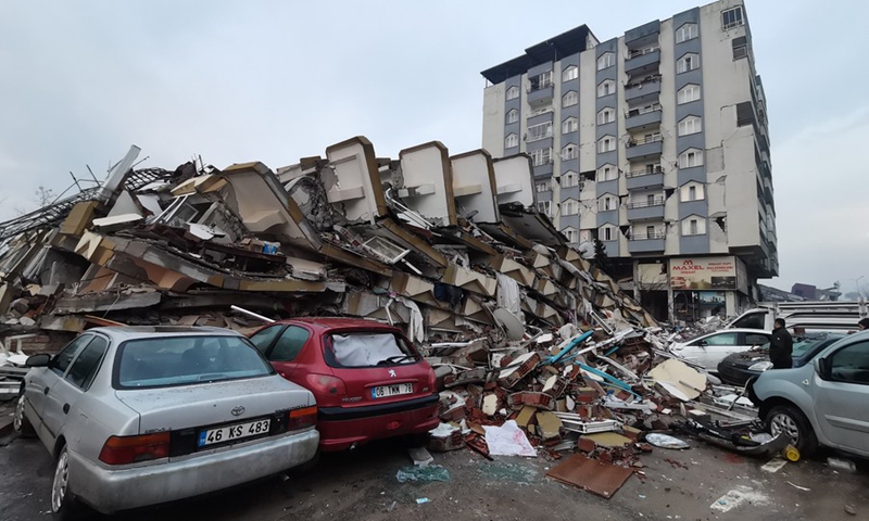 This mobile phone photo taken on Feb. 7, 2023 shows a building destroyed by an earthquake in Kahramanmaras, Türkiye.(Photo: Xinhua)