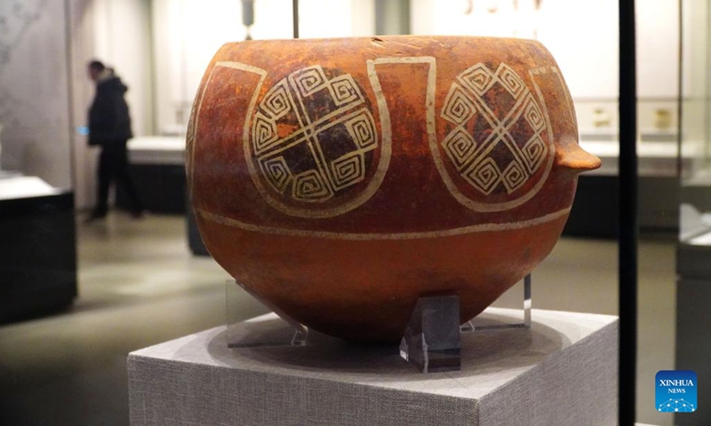 This photo taken on Feb. 9, 2023 shows a pottery ware at a Shandong cultural relics exhibition held at Confucius Museum in Qufu, east China's Shandong Province. The exhibition displayed more than 100 cultural relics, mainly including bronze wares, pottery wares and jade wares, from 10 cultural institutions in Shandong Province.(Photo: Xinhua)